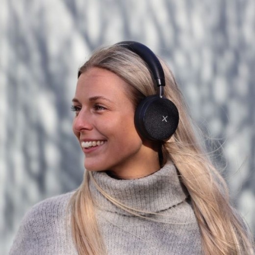 SACKitWAKEitMultifunktionalDABClockradioogTouch100headphones-010